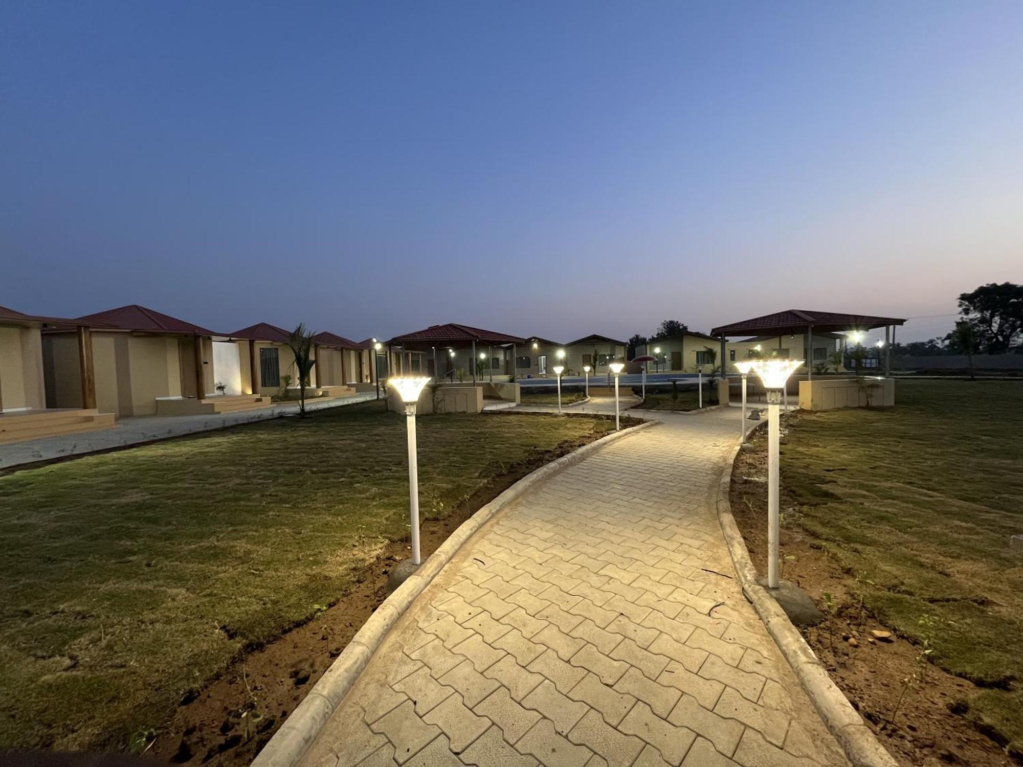 Shree Jalaram Resort Kodāe 외부 사진