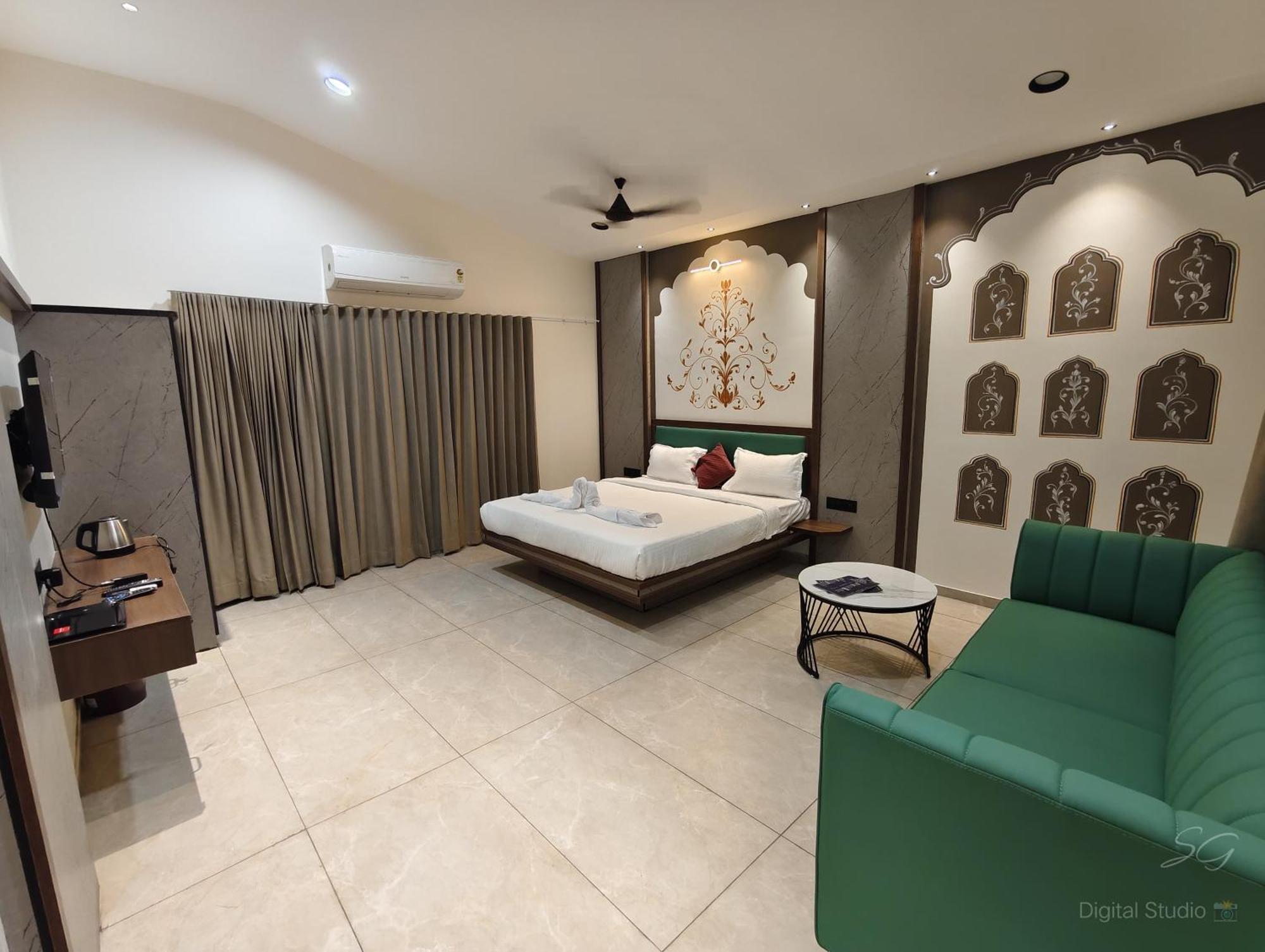 Shree Jalaram Resort Kodāe 외부 사진